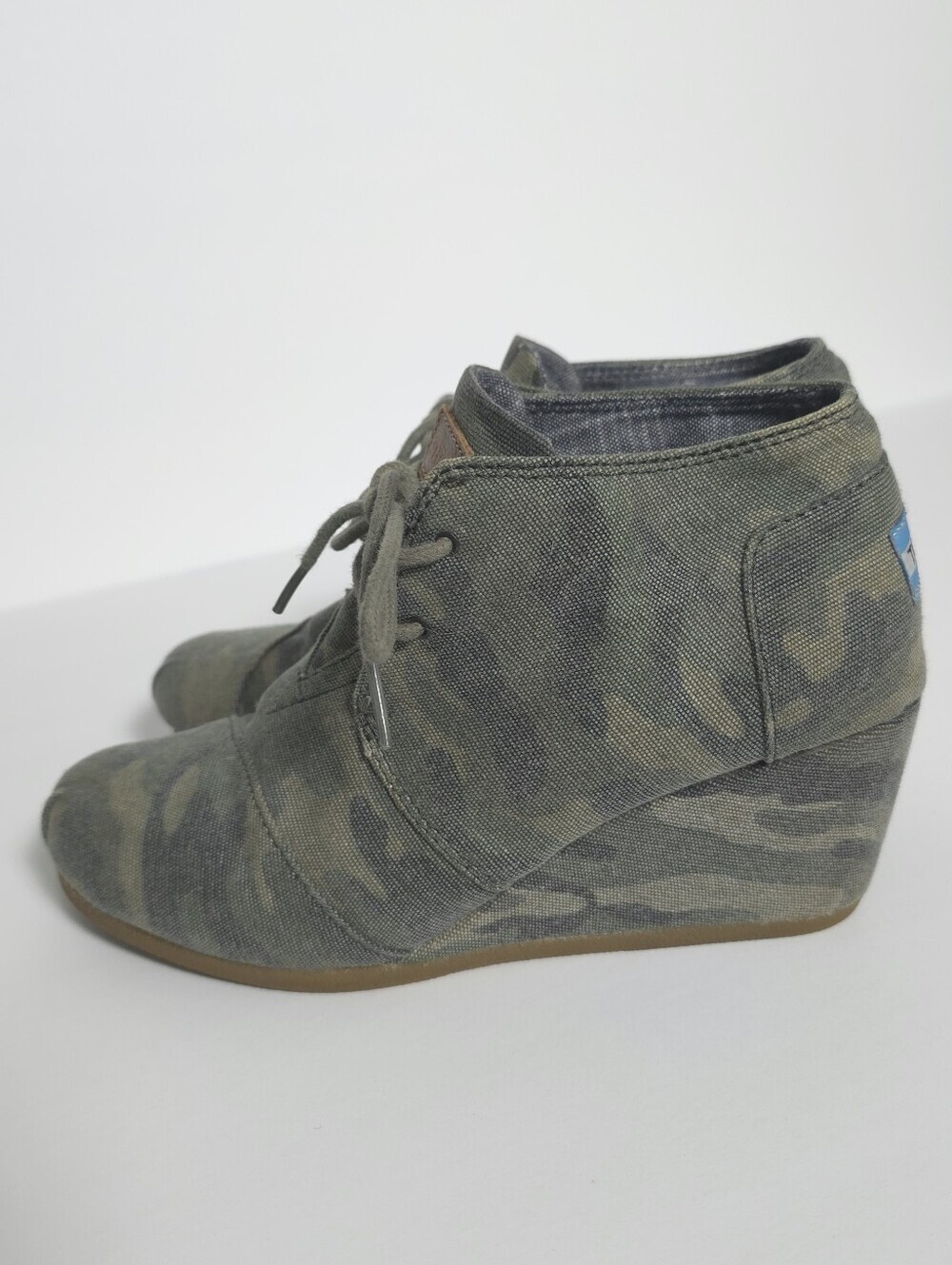 Tom's Washed Camo Wedge Canvas Shoe W7